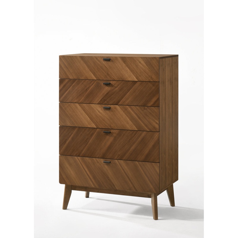 Aukai 5 – Drawer 31.5” W Chest Wade Logan