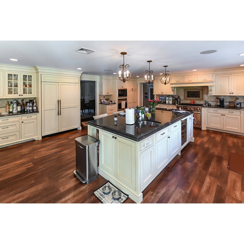 Large Traditional Cream White Kitchen with Granite Island